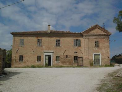 Anwesen (20 Zimmer - 1 040 m²) in MONTEFELCINO (PU) - MARCHE