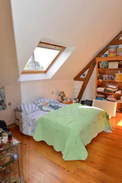 Photo 4 - Bedroom