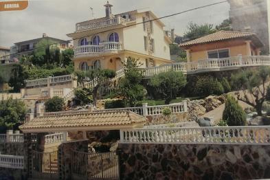 Magnificent detached house (4 rooms - 260 sqm) in ABRERA