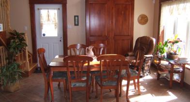 Photo 7 - Dining room