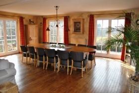 Photo 5 - Dining room