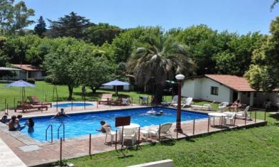 Very nice self-catering (2 stars) (30 rooms - 739 sqm) in LA FALDA (PVCIA. CÓRDOBA)