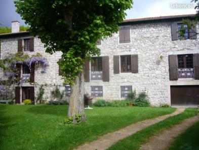 Zeer mooi landgoed (10 kamers - 350 m²) in MONISTROL SUR LOIRE