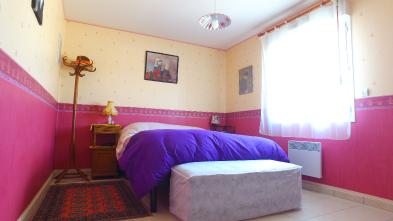 Photo 7 - Bedroom