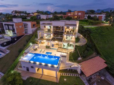 Magnifique maison contemporaine (6 pièces - 900 m²) à PEREIRA, RISARALDA