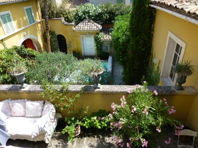 Magnificent village house (11 rooms - 340 sqm) in LE CAILAR