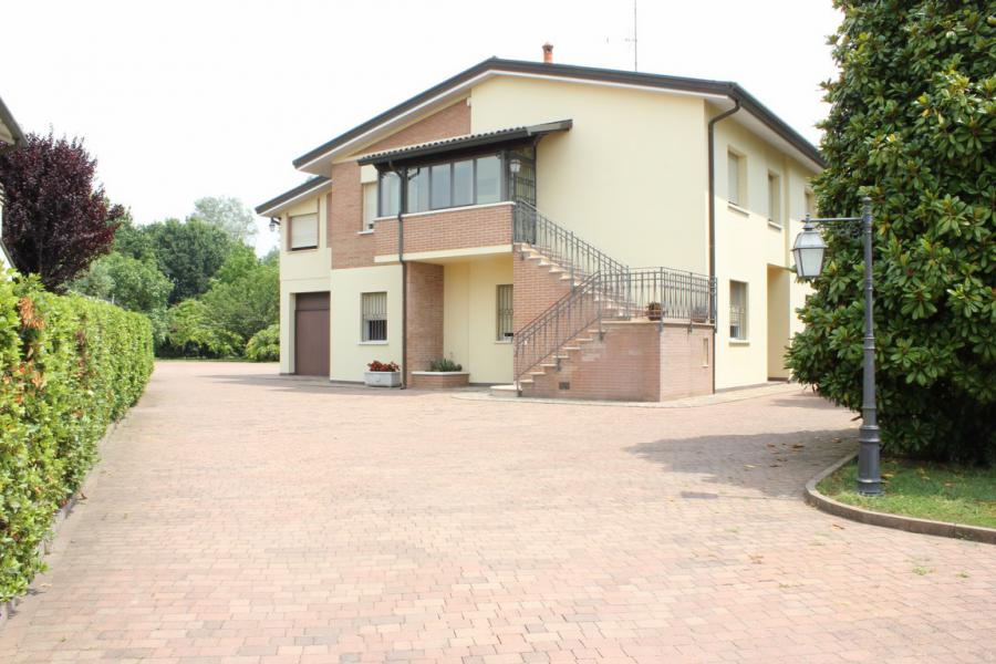 Villa in 44124 FERRARA (FE)