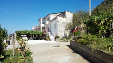 Nice estate (15 rooms - 360 sqm) in BELMONTE CALABRO