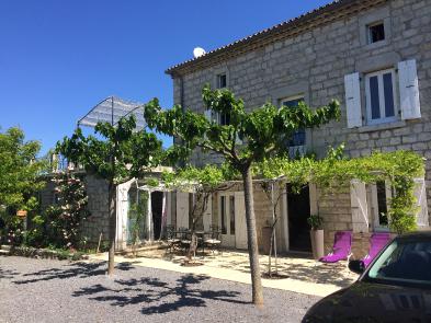 Belle maison ancienne (7 pièces - 130 m²) à PRADONS