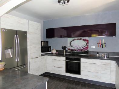 Photo 2 - Fitted and equipped kitchen