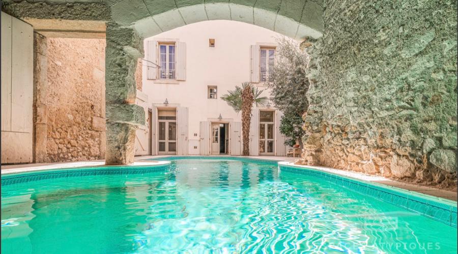 Magnificent mansion (12 rooms - 350 sqm) in MARAUSSAN Magnificent mansion (12 rooms - 350 sqm) in MARAUSSAN