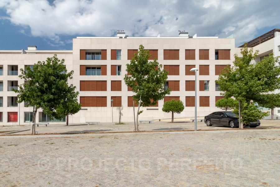 Superb flat (6 rooms - 145 sqm) in ESPINHO