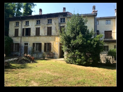 Proprietà (16 vani - 600 m²) a CANNETO PAVESE