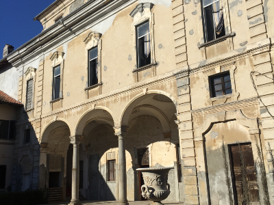 Fantastisches Schloss (57 Zimmer - 1 500 m²) in GARBAGNA