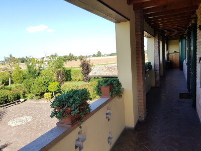 Superb villa (2 rooms - 400 sqm) in BONDENO