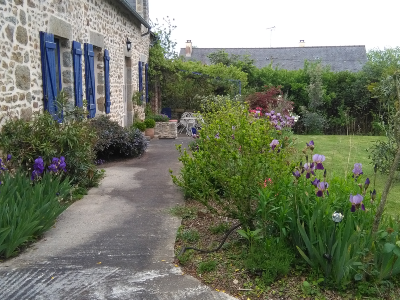 Bonita granja pequeña (9 habitaciones - 220 m²) en ANDOUILLE