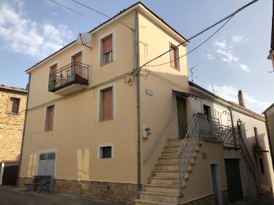 Village house (4 rooms - 74 sqm) in TAVENNA