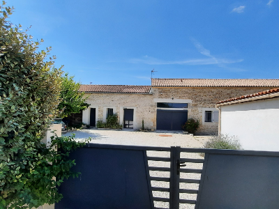 Très belle maison ancienne (5 pièces - 200 m²) à ECOYEUX