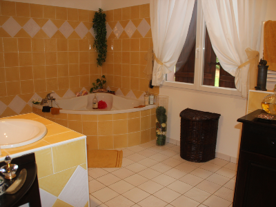 Photo 9 - Bathroom 1